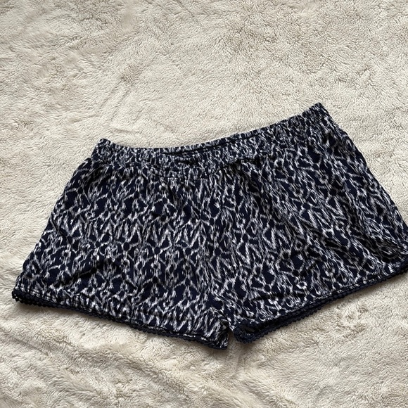 Ardene Blue and White Boho Shorts Medium - Picture 1 of 7
